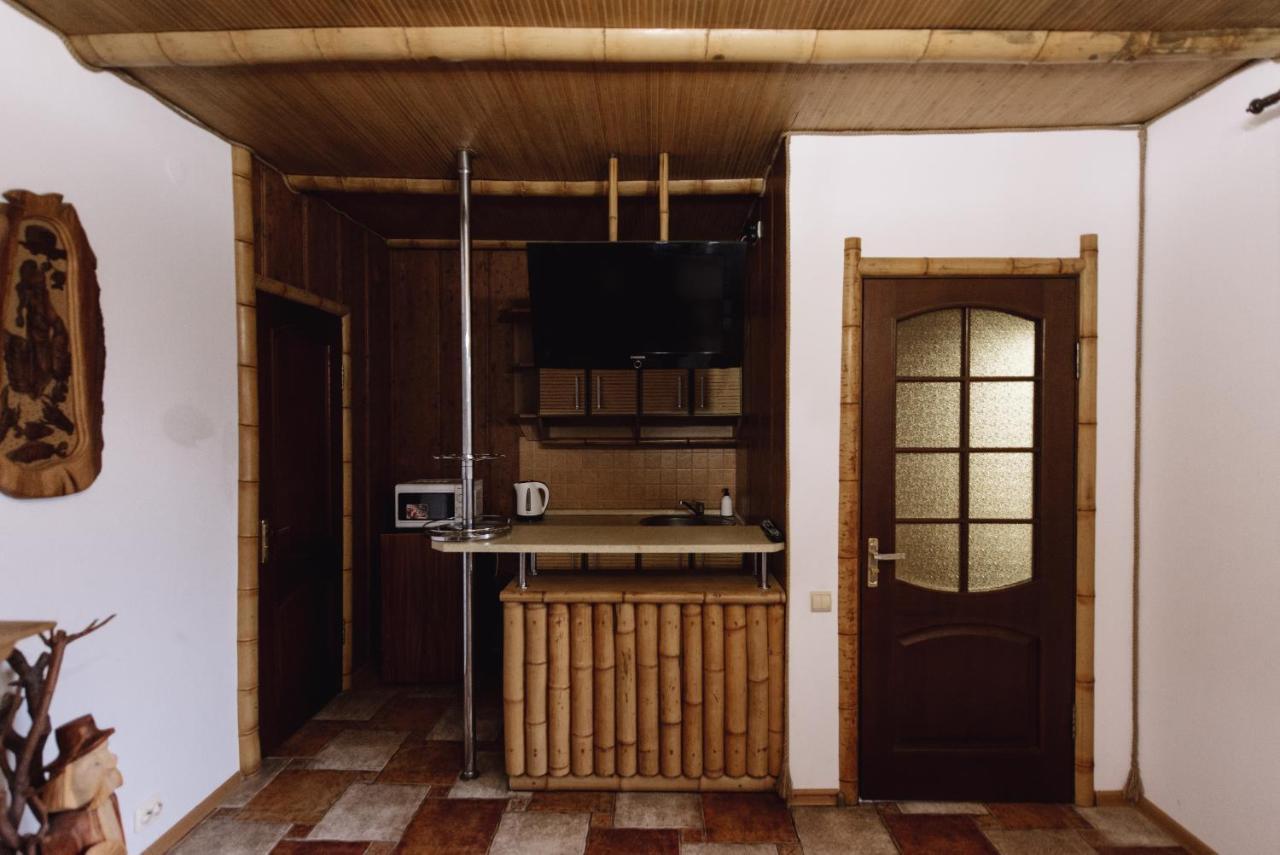 Котедж Яблуниця ภายนอก รูปภาพ